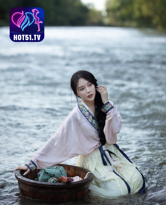 Read more about the article Su Mei Zai Lu Shang: Huyền Thoại Đẹp Như Nữ Thần Trên Hot51 . Beautiful girl Goddess